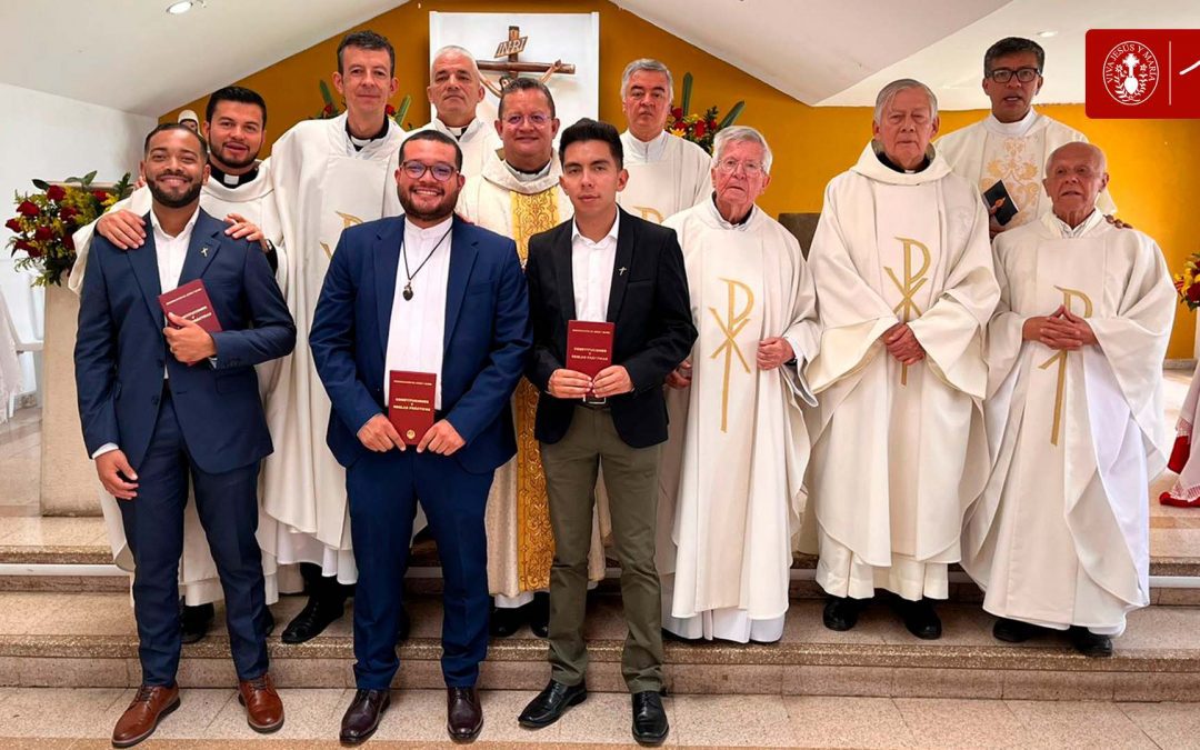 En la fiesta de San Juan Eudes, tres candidatos eudistas firmaron el inicio de su tiempo de probación