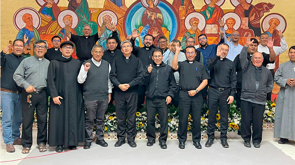Sacerdotes en Retiro de Seminario de Vida en el Espíritu