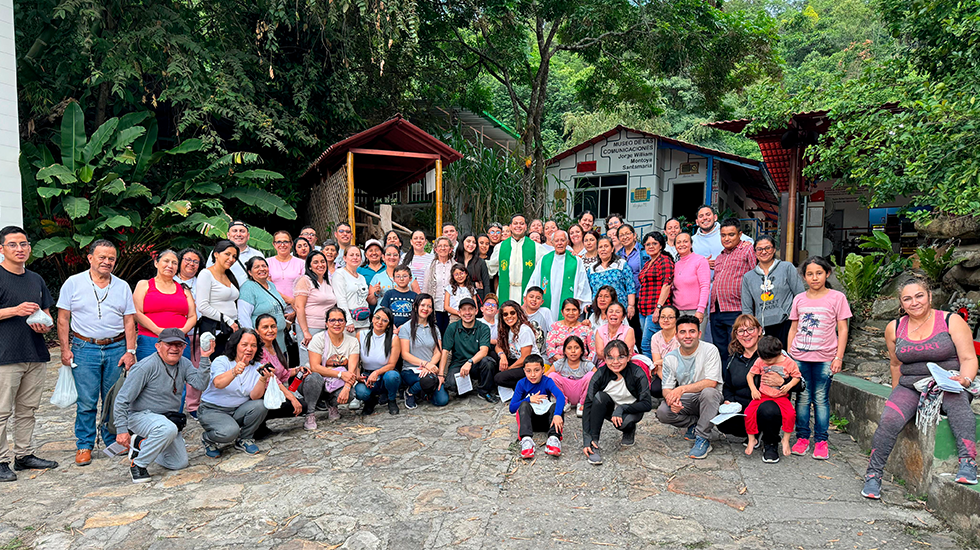Servidores de las parroquias de Ciudad Bolivar, vivieron experiencia de contemplación en un retiro de silencio