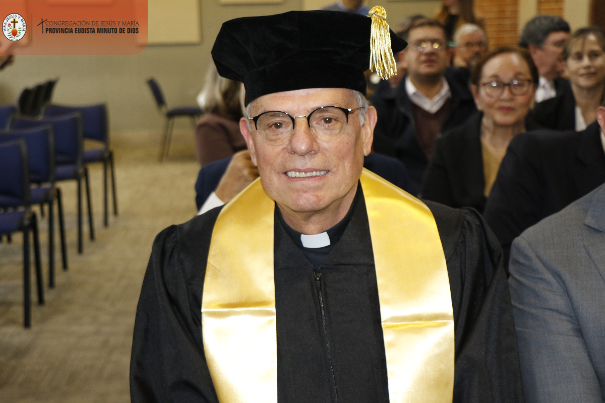El P. Camilo Bernal Hadad,CJM  es investido como miembro de honor de la academia hispanoamericana de doctores